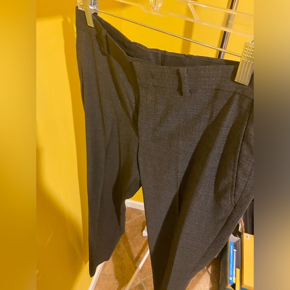 Men’s Apt 9 Modern-Fit Flat-Front Dress Pants - Picture 7 of 8